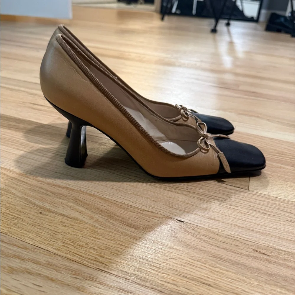 Vintage Chanel Heels - Elegant Tan and Black Women's Heels - Picture 2 of 4
